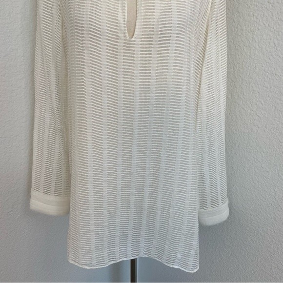Mossimo Dutti White Unique Cut Out Design Cuff Accent V Neck Top Sexy Glam SZ 8 - Picture 3 of 11